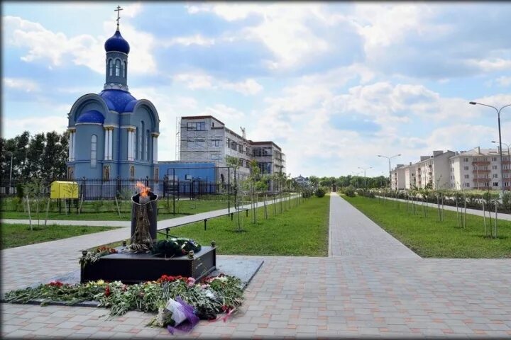 Поселок михайловск. Михайловский Ставропольский край. Город Михайловск Ставропольский край. Храм Михайловск Ставропольский край. Михайловск Ставропольский край достопримечательности города.