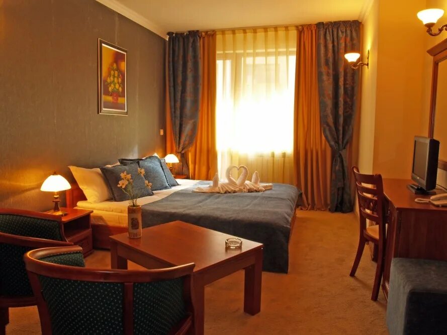 Emerald spa. Отель изумруд. Спа центр эмеральд спб. Комплекс эмеральд болгария. Отель эмеральд баку.