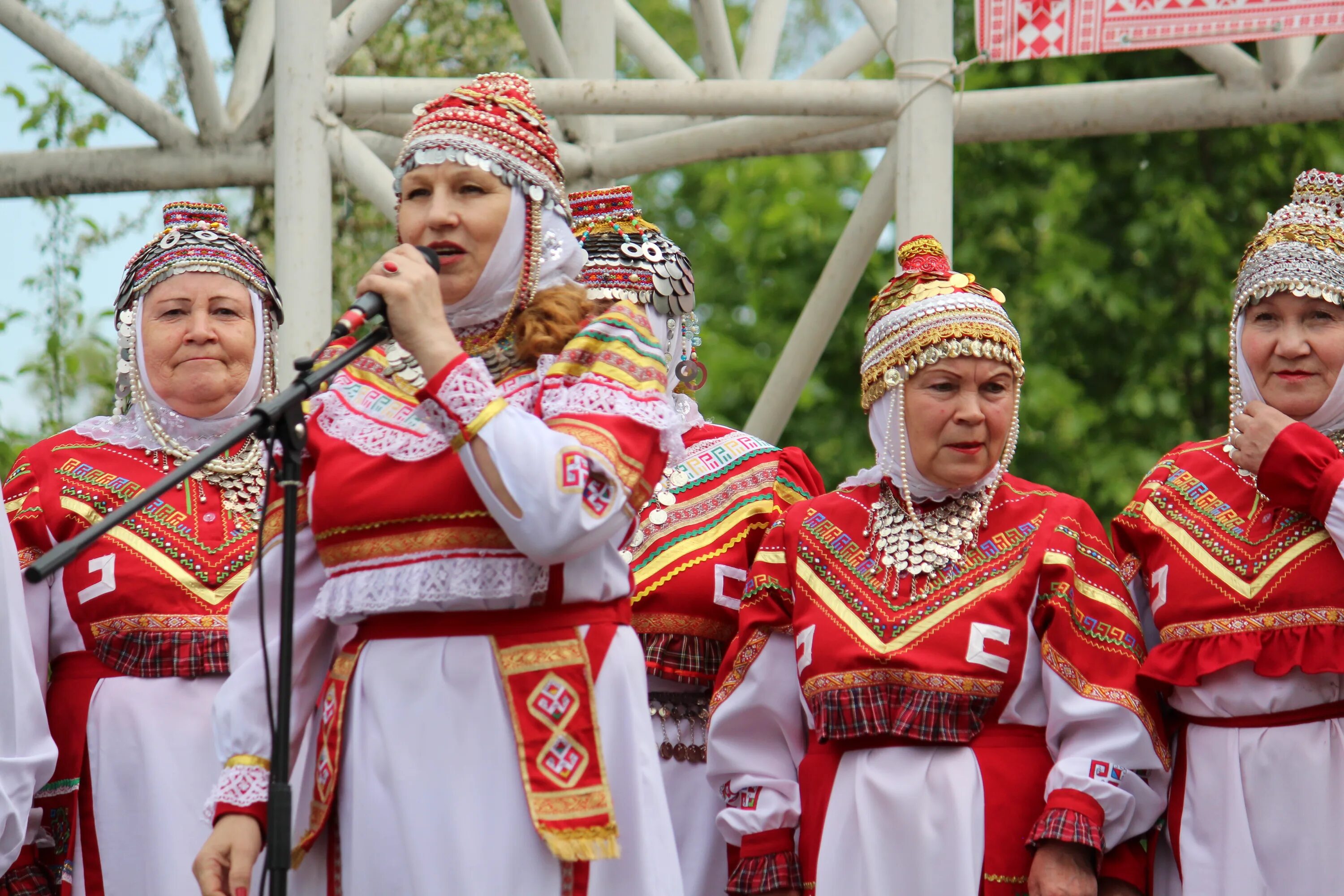 В чувашской республике живут. Чувашская Республика народ. Нация чуваши. Чуваши коренной народ. Чувашский наряд.