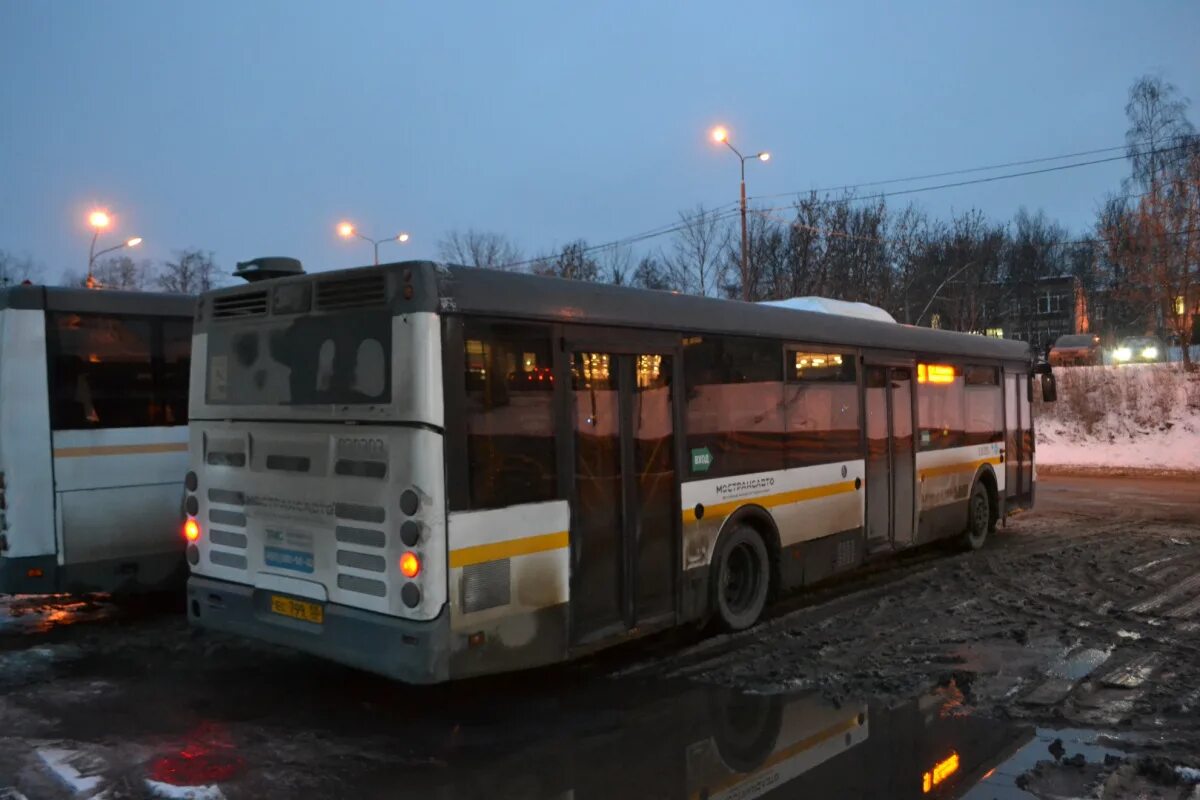 Транспорт 50 автобус. Автобус 1. Фото автовокзал Кашира. Автобусы в Кашире 2. Автобусы кашира москва сегодня