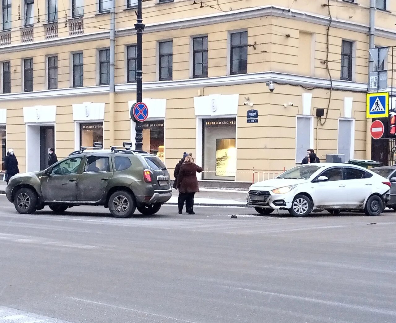 Петербург 2 рено. Авария на улице Восстания. Невский проспект ДТП СПБ. Т797вх178 ДТП Рено Дастер.