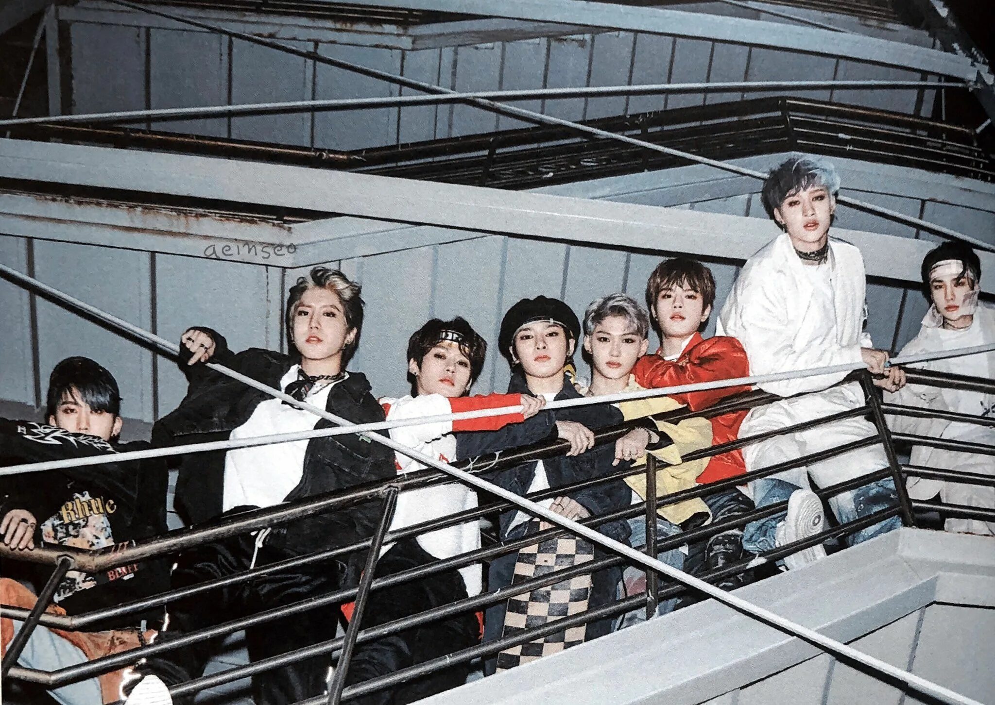 Группа stray kids 2022. Группа stray kids. Группа stray kids. Корейская группа stray kids. Хенджин stray kids 2022.