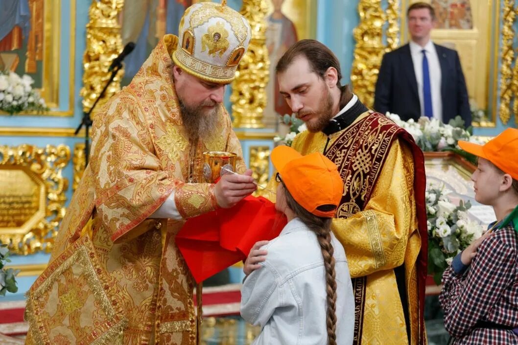 Патриарху стало плохо на службе
