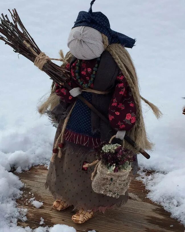 Баба оберег. Обережная кукла баба Яга. Славянская обережная кукла баба Яга. Кукла оберег баба Яга. Кукла мотанка баба Яга.