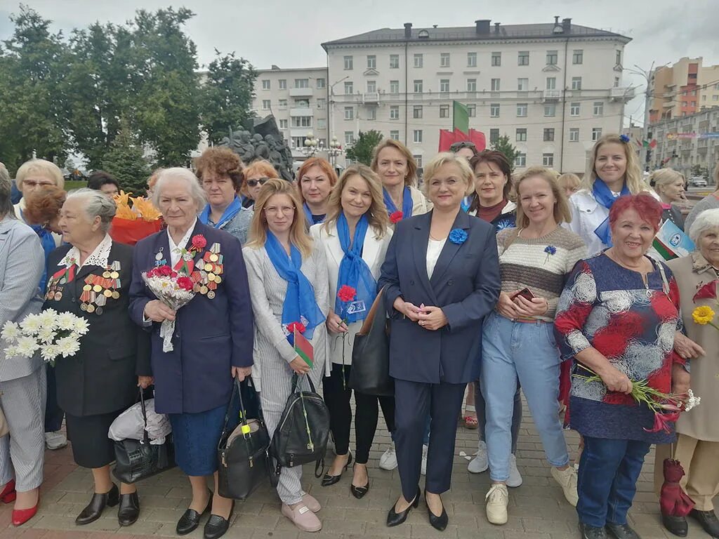 Белорусский союз. Белорусский Союз женщин. С днем Победы Беларусь. Белорусский Союз транспортников. Фотозоны белорусский Союз женщин.