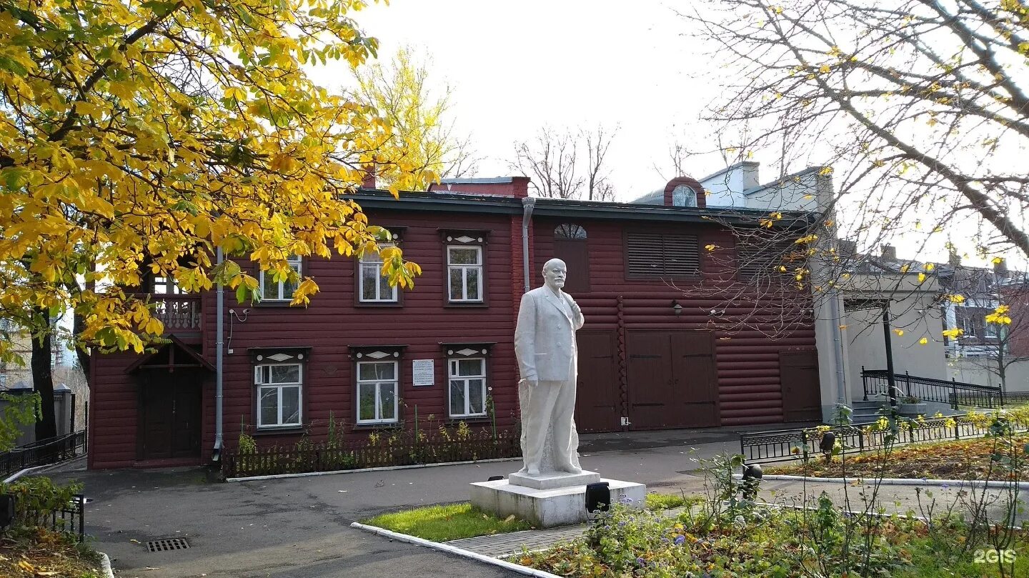 Казань улица ульянова-ленина музей. Дом музей в и ленина казань. Дом музей в и ленина казань. Дом-музей владимира ленина казань. Музей ульянова ленина казань.