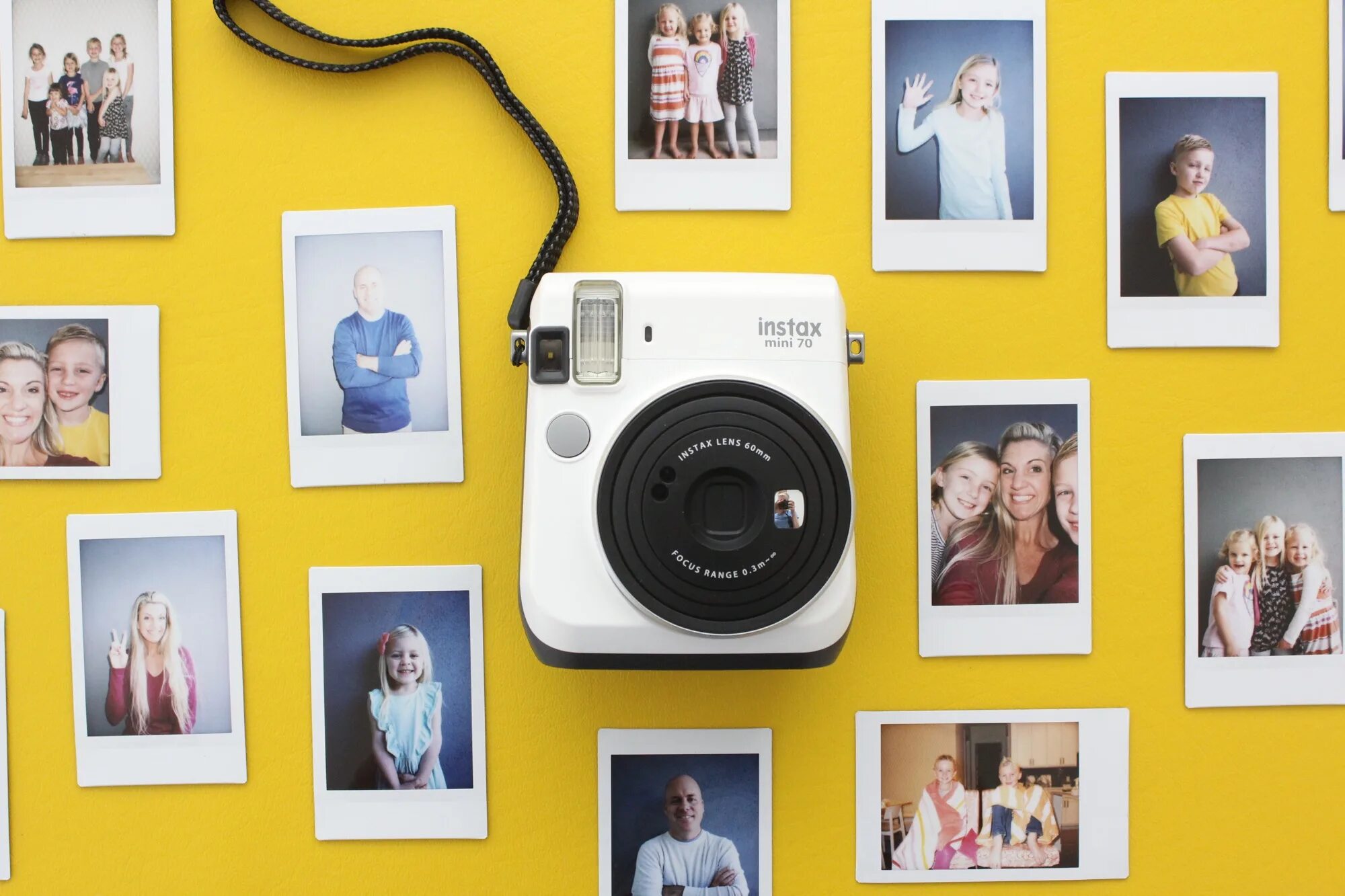 Инстакс мини размер. Instax mini 11 размеры. размер снимка instax mini 11. instax mini 11 кадры. селфи instax mini.