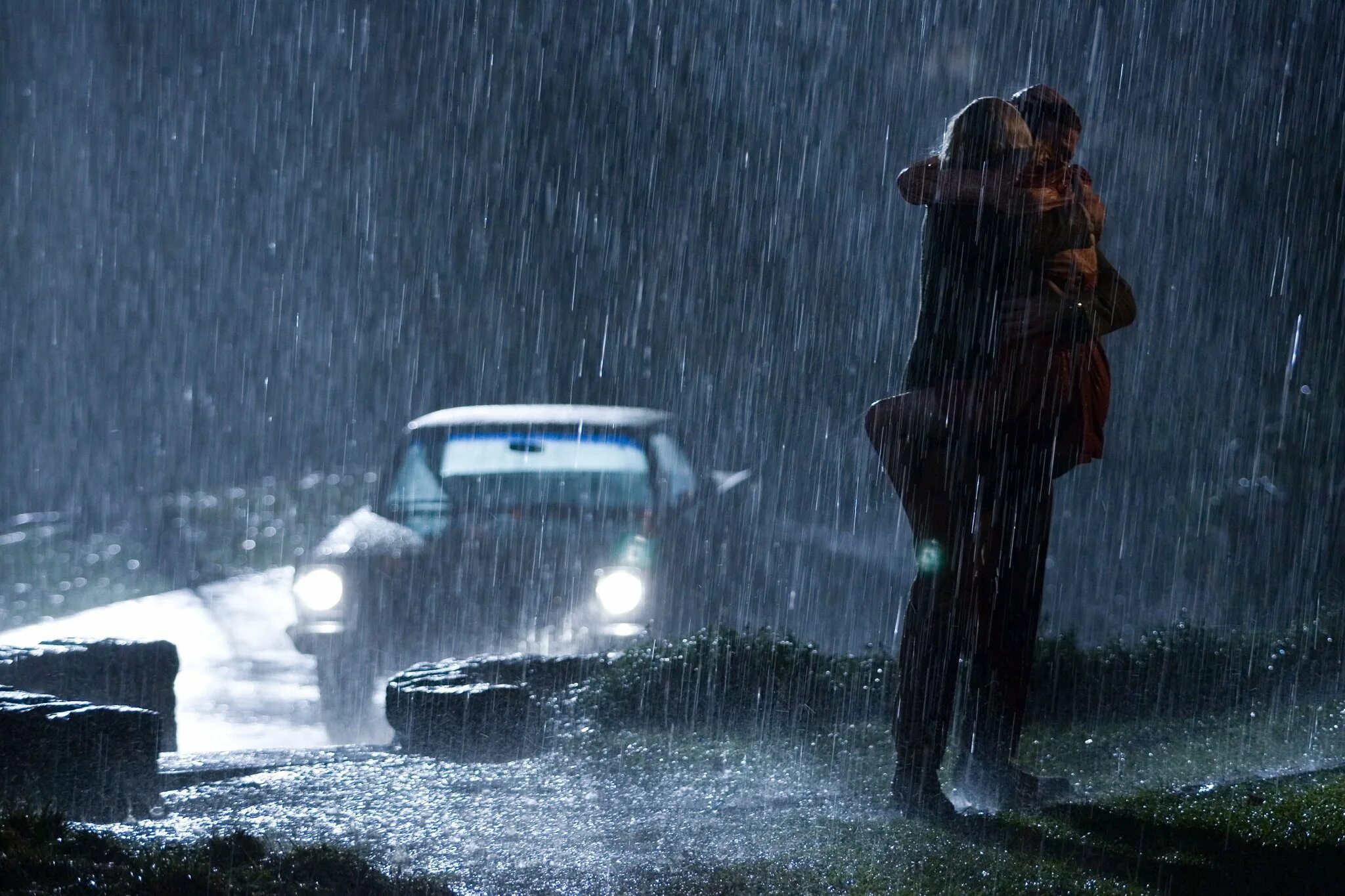 Ask the rain. Человек под дождем. Идет под дождем. Девушка дождь. Машина дождь.