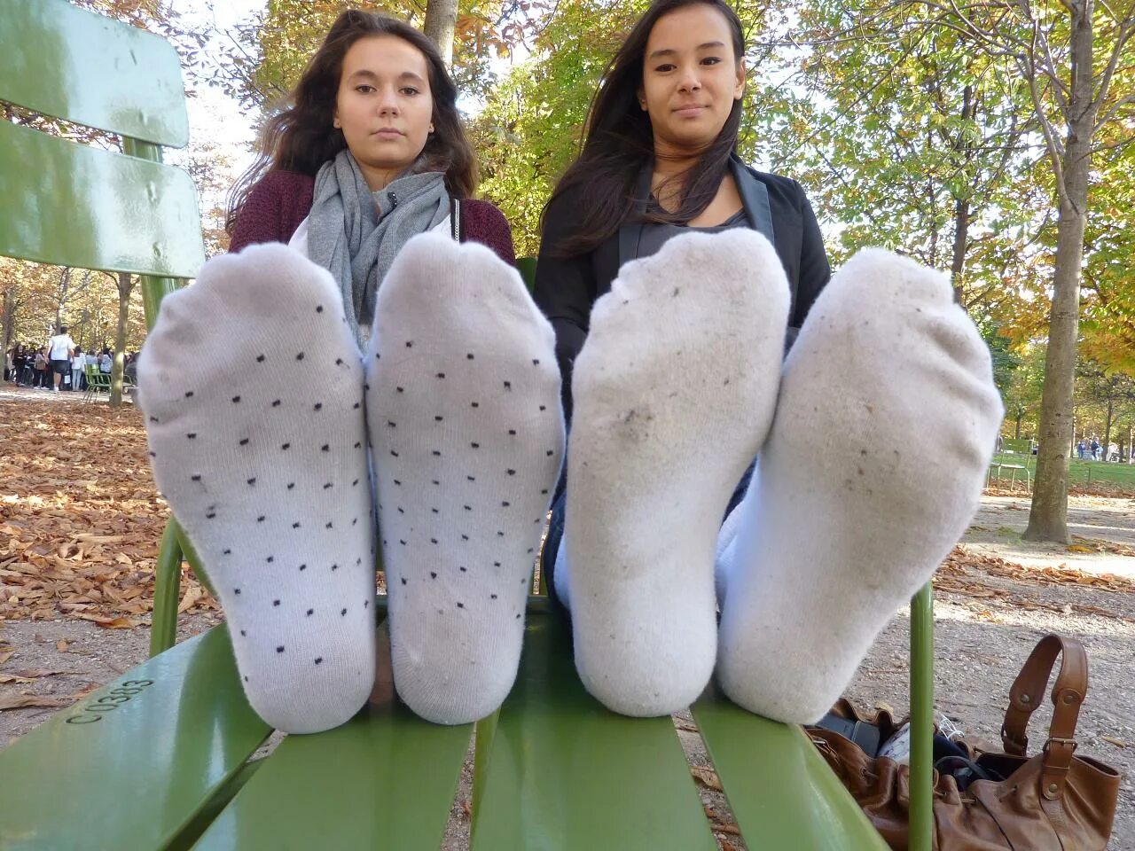 Девушки в белых носках. Socks feet girls. Ступни девушек. Человек паук feet in socks. Пятки девушек.