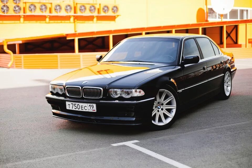 7 series e38. БМВ 750 е38. БМВ е38 Рестайлинг. BMW 7 e38 750i. БМВ 750 е38 бумер.