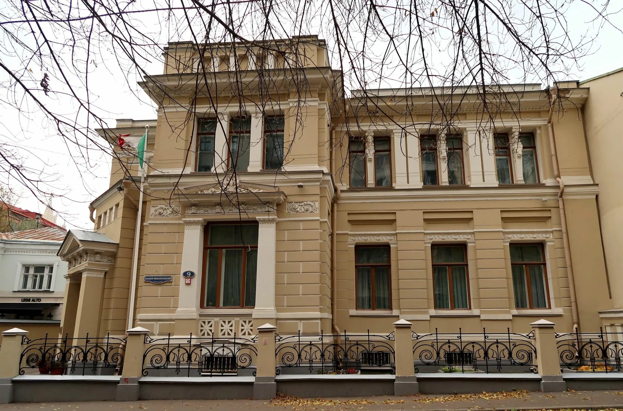 Наб лейтенанта шмидта 37 особняк брюллова. Спб особняк брюллова. особняк брюллова лейтенанта шмидта. особняк брюллова санкт-петербург набережная лейтенанта шмидта 37. особняк а. п. брюллова.