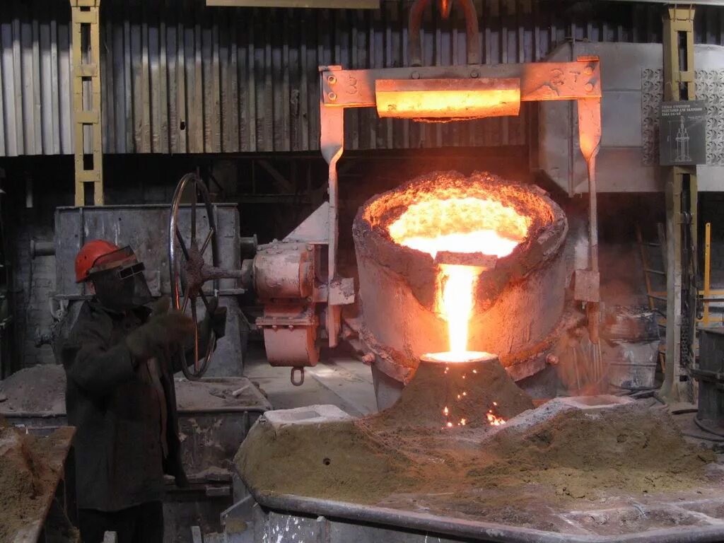 формовщик литейного цеха. формовщиком литейного. минский тракторный завод литейное производство. формовщиком литейного. формовщик литейного цеха.