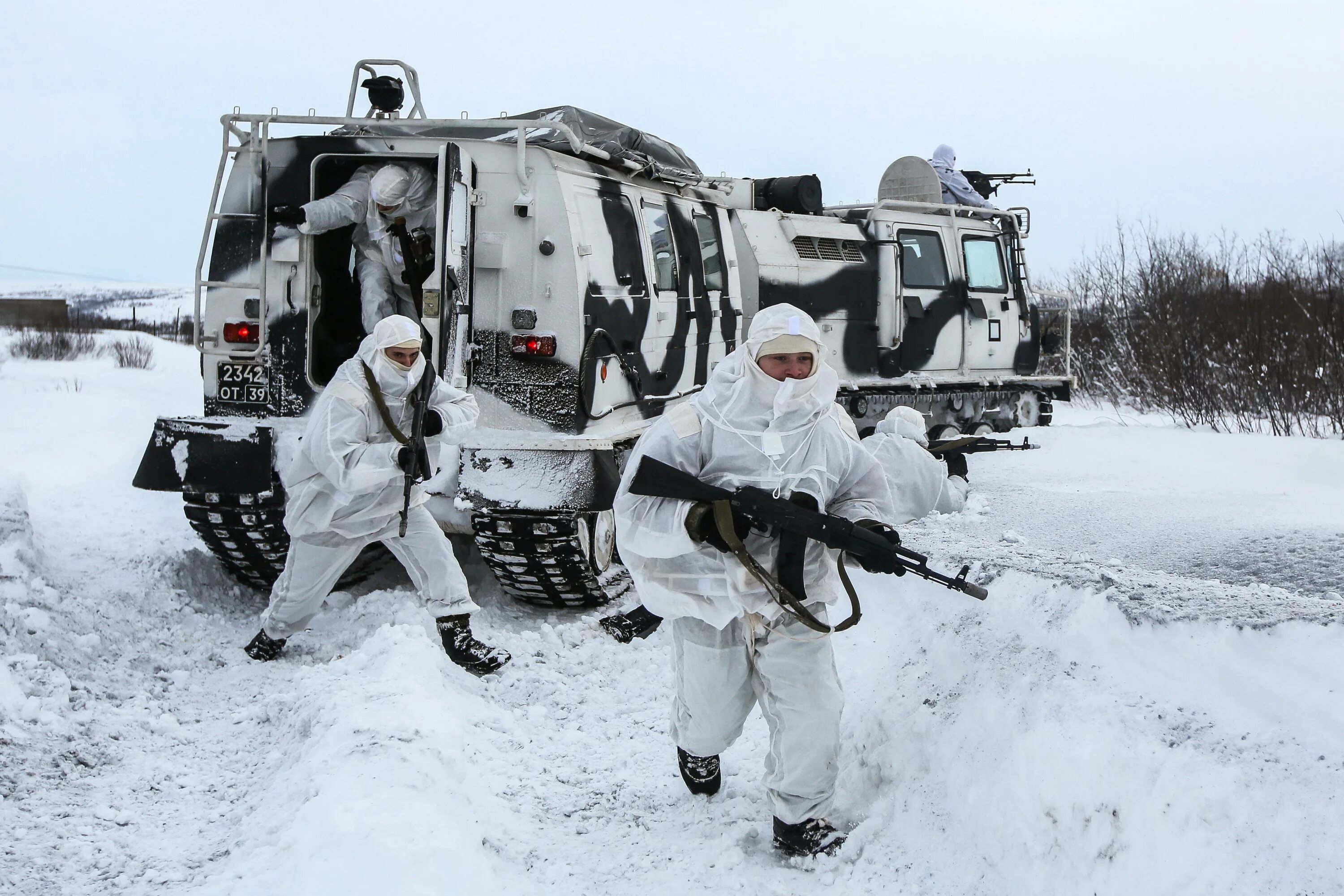 Военный северный. ГАЗ-3344-20 «Алеут». Армия России ГАЗ-3344-20 «Алеут». Арктические учения Северного флота 2021. Снегоболотоход Алеут Арктический.