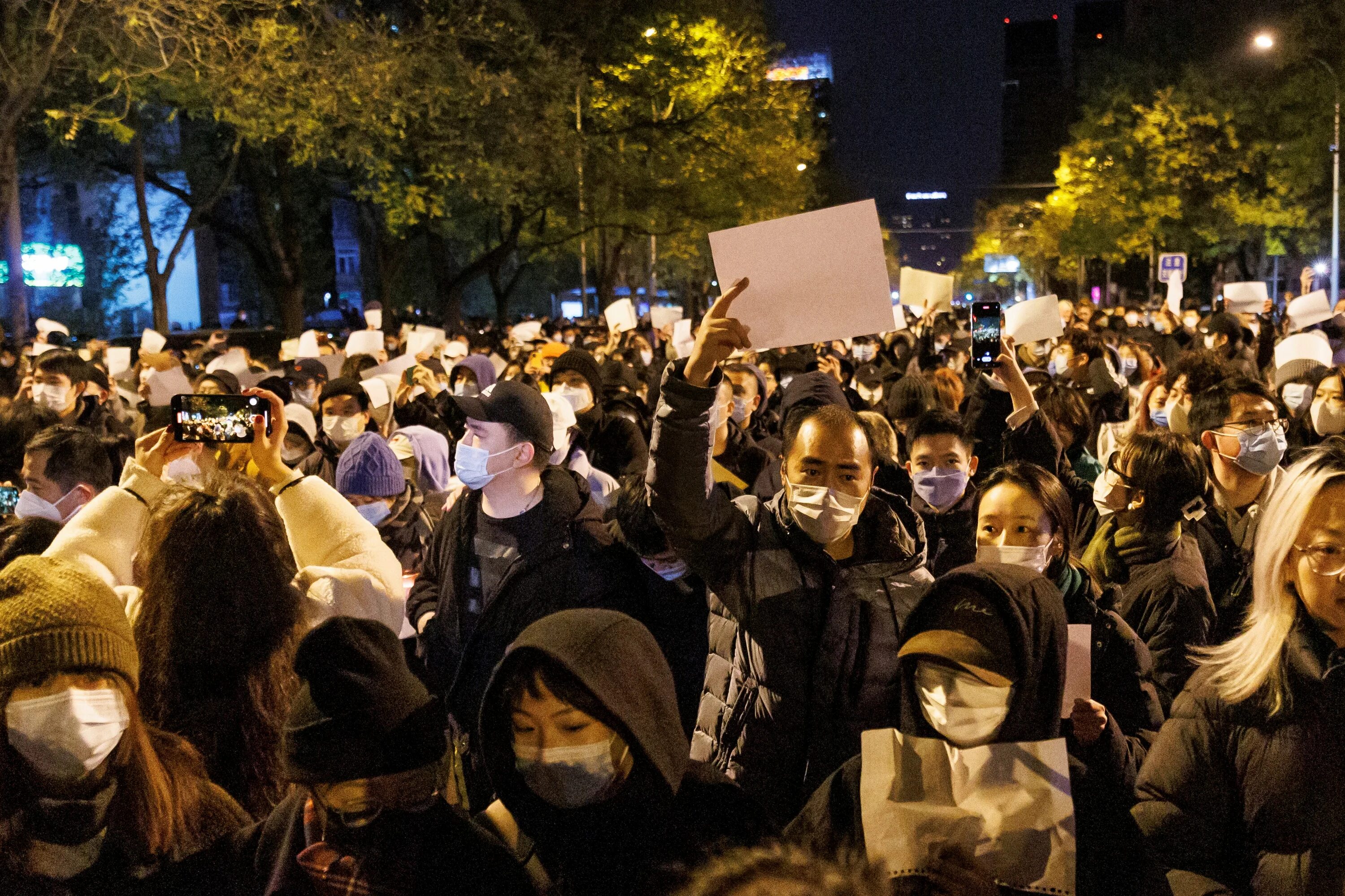 Китай новости сегодня. Протесты в Китае. Студенты протесты. Массовые протесты. Люди на улице.