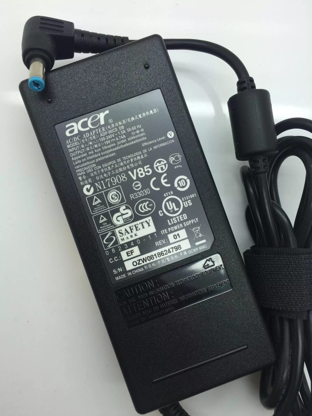 Зарядка acer aspire 3. Acer Aspire 3 блок питания. Блок питания Acer Aspire 5. Ноутбук Acer TRAVELMATE блок питания. Блок питания для ноутбуков Acer Aspire one d250-0bb 19v, 1.58a, 5.5-1.7мм.