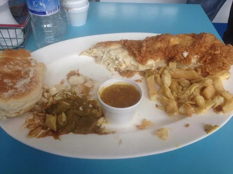 пенаты ярославль ресторан. процесс приготовления пищи. Turk restaurant. блюдо с едой в руке. вкусное правильное питание.