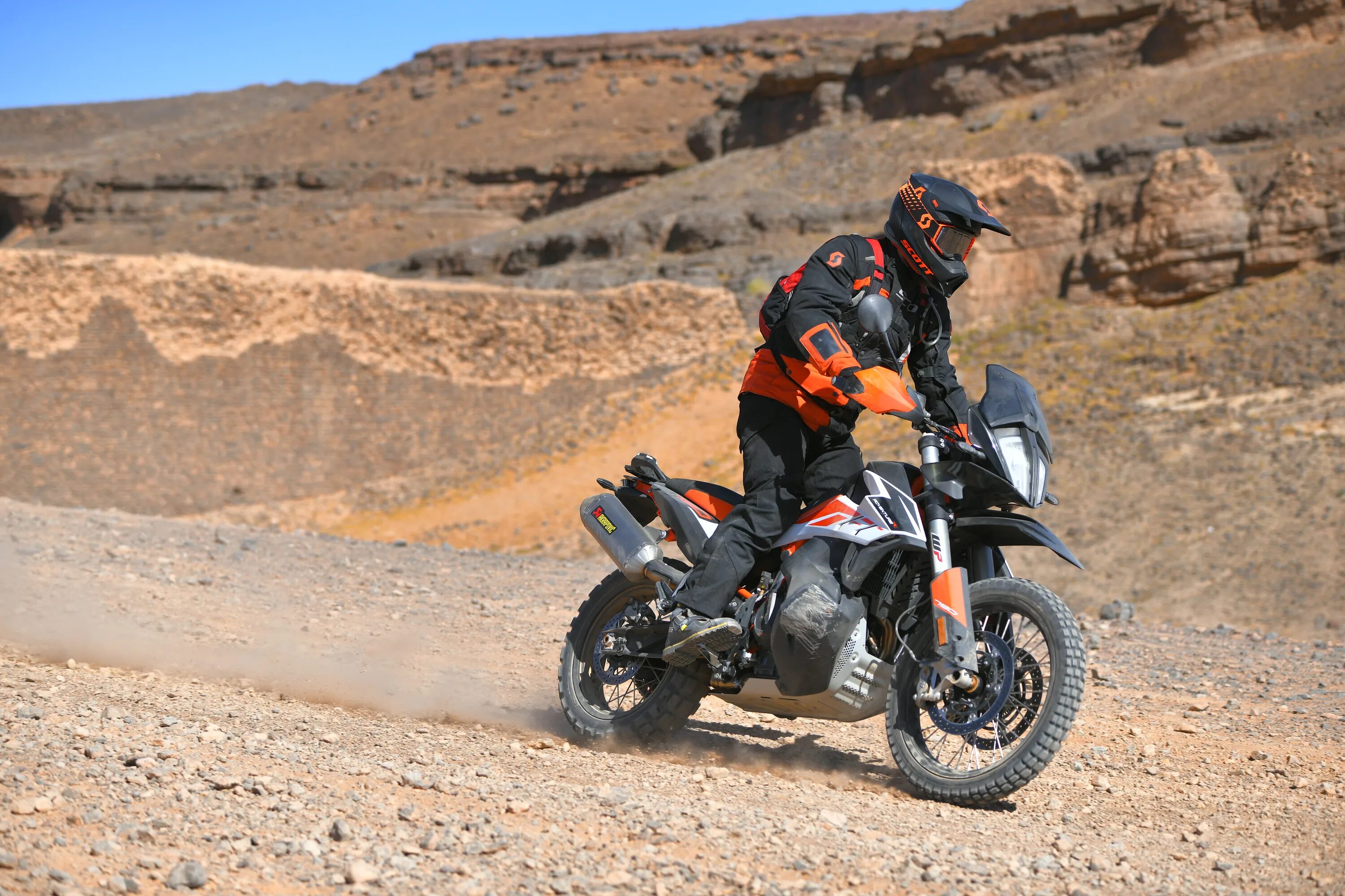 Adventure 5m. Мотоцикл KTM 640 Adventure. КТМ туристический эндуро. Анаки Эдвенчер. Накладки на бензобак турэндуро КТМ 790 Эдвенчер.