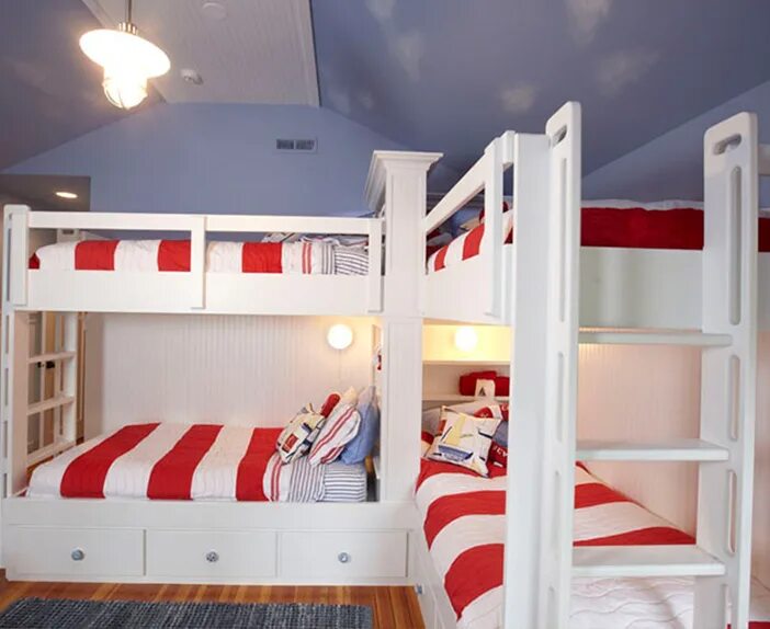 Обе на четверых. Двухэтажная кровать. Двухэтажный кровать для четверых. Кровать для четверых детей. Двухъярусная кровать для четверых.