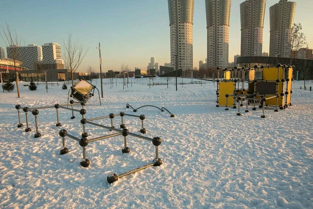 Ходынское поле ходынский бул 10б фото. Парк Ходынское поле. Парк Ходынское поле детские площадки. Ходынское поле спортплощадка. Ходынское поле детская площадка.