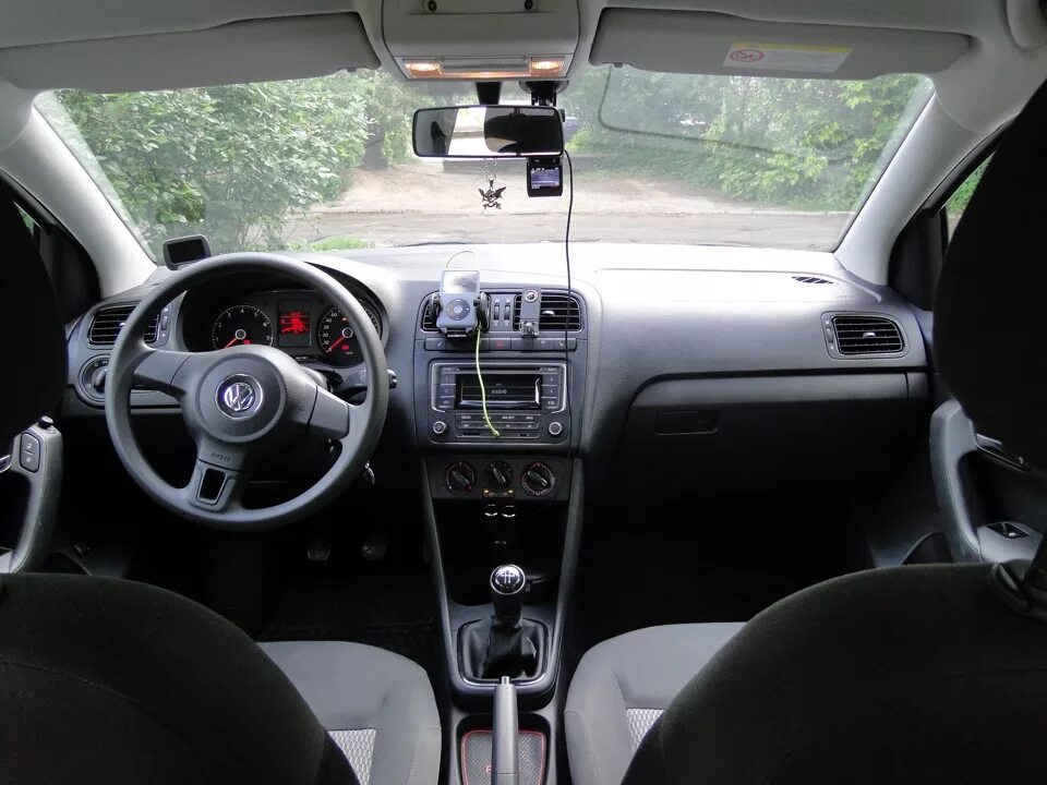 Volkswagen polo sedan 2012 салон. Volkswagen polo sedan салон. Фольксваген поло седан 2012 салон. Volkswagen polo 2010 седан салон. Volkswagen polo sedan 2012 салон.