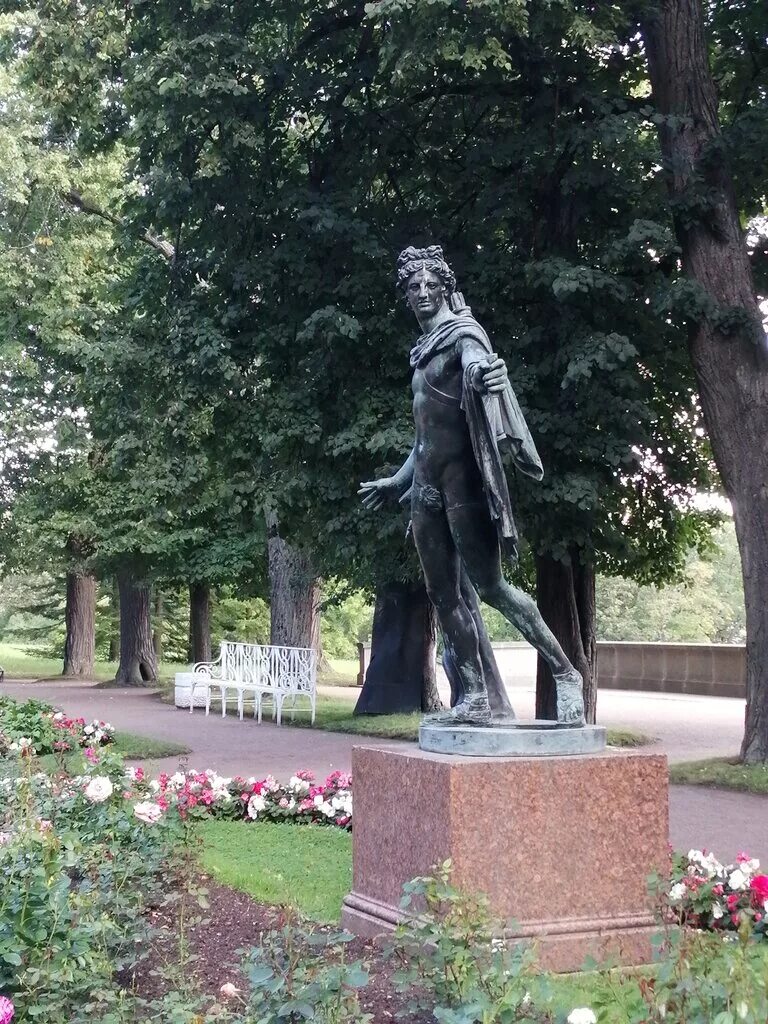 Памятник а. Мемориалы пушкину. Мемориалы пушкину. Город пушкин памятник пушкину. Мемориалы пушкину.