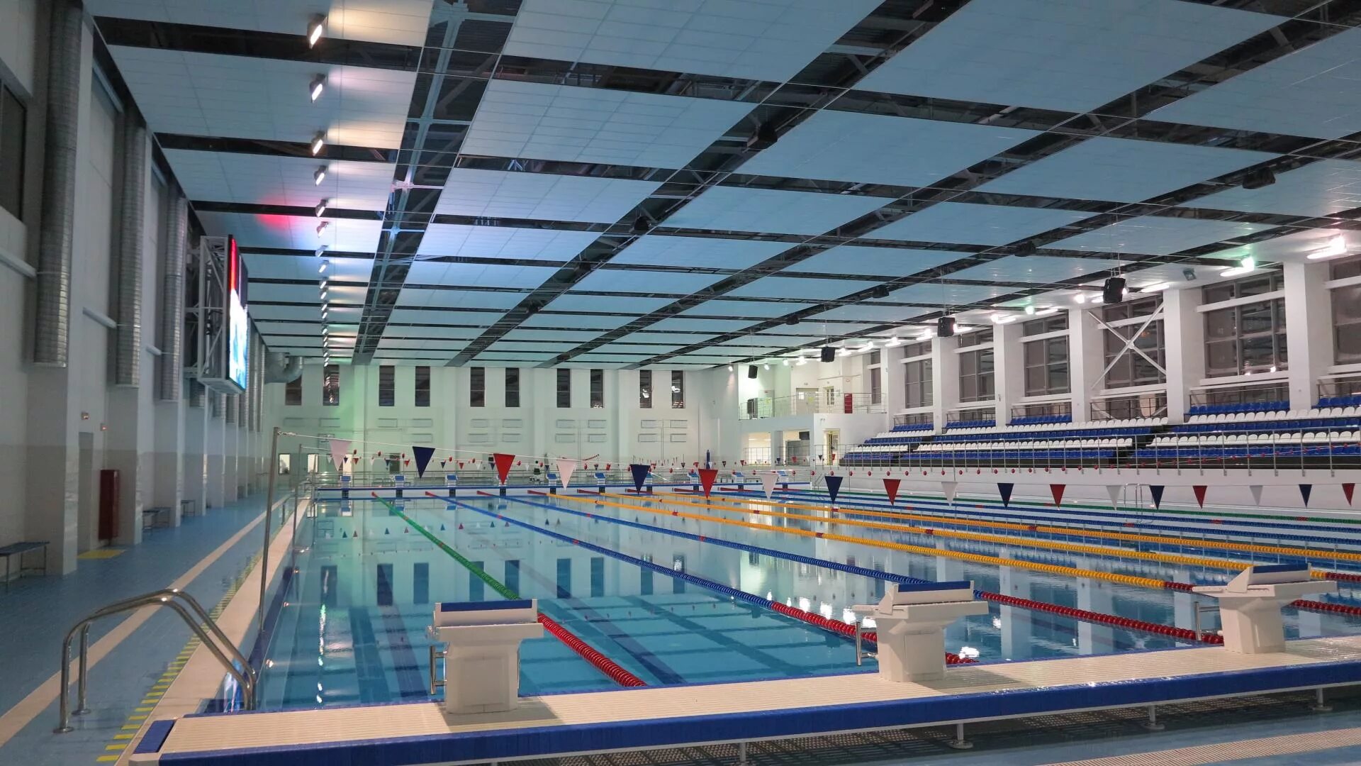 Бассейн кириши нефтяник. Бассейн нефтяник уфа. Фок нефтяник сургут бассейн. Бассейн нефтяник уфа. Бассейн нефтяник сургут.