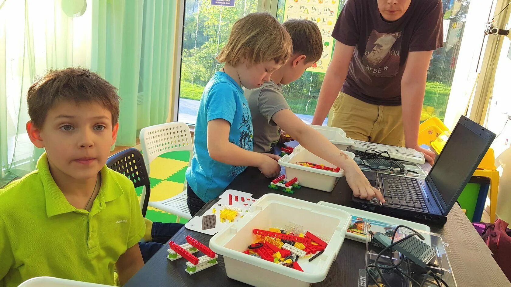 A4 kids. Детский центр kids. Kids care краснодар инстаграмм. Центр kids. Кид центр интернет магазин детской одежды.