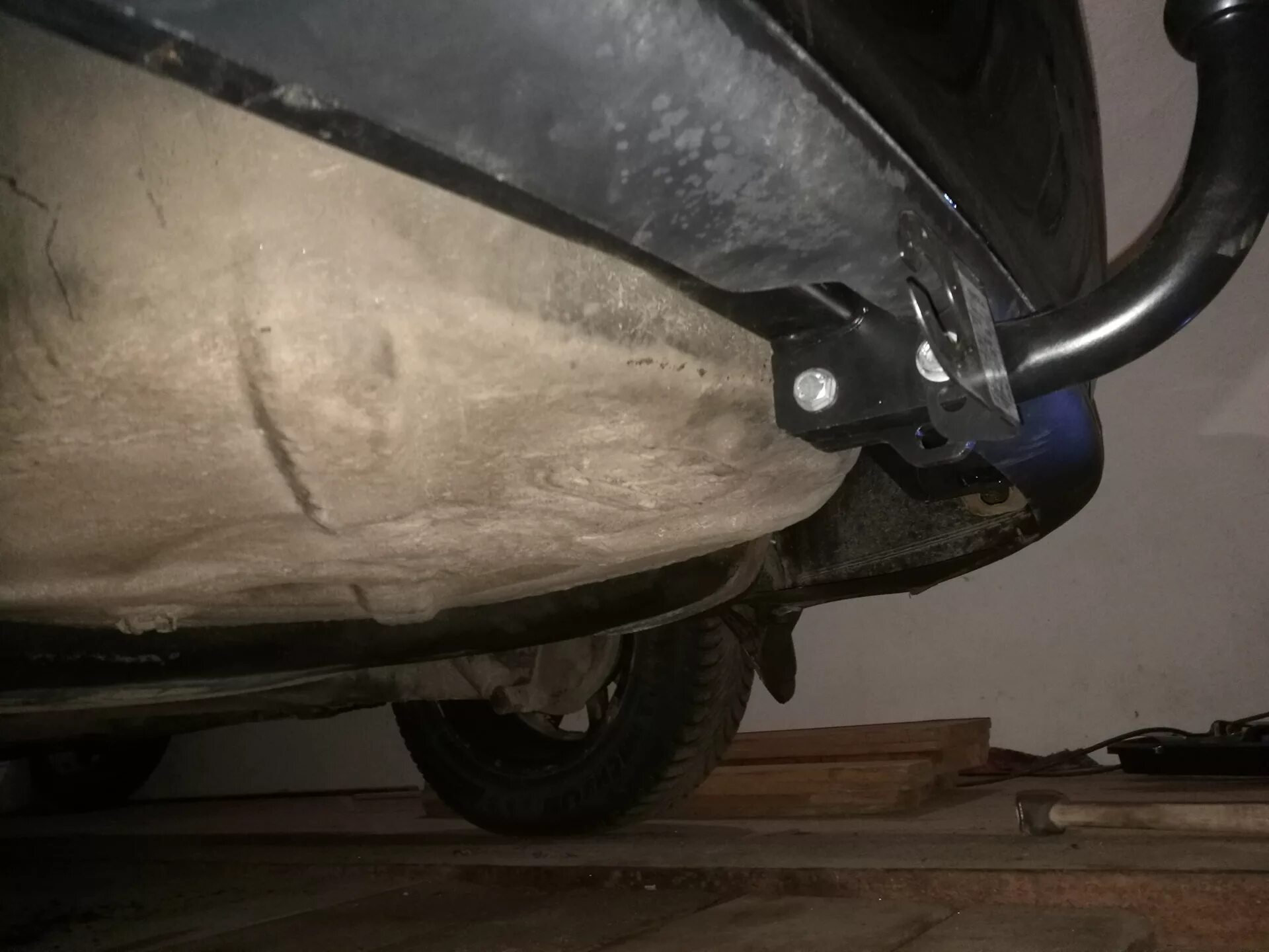 Установка фаркопа в нижнем новгороде. W251 установка фаркопа.