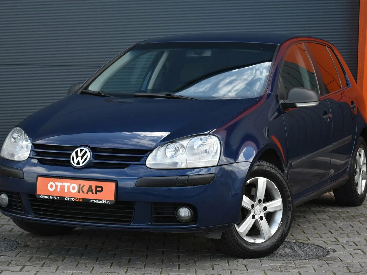 Volkswagen калининград. Volkswagen Golf 2007 хэтчбек синий. Golf 5 Black. Выпуск Фольксваген гольф 5 2007 года по цвету автомобиля.