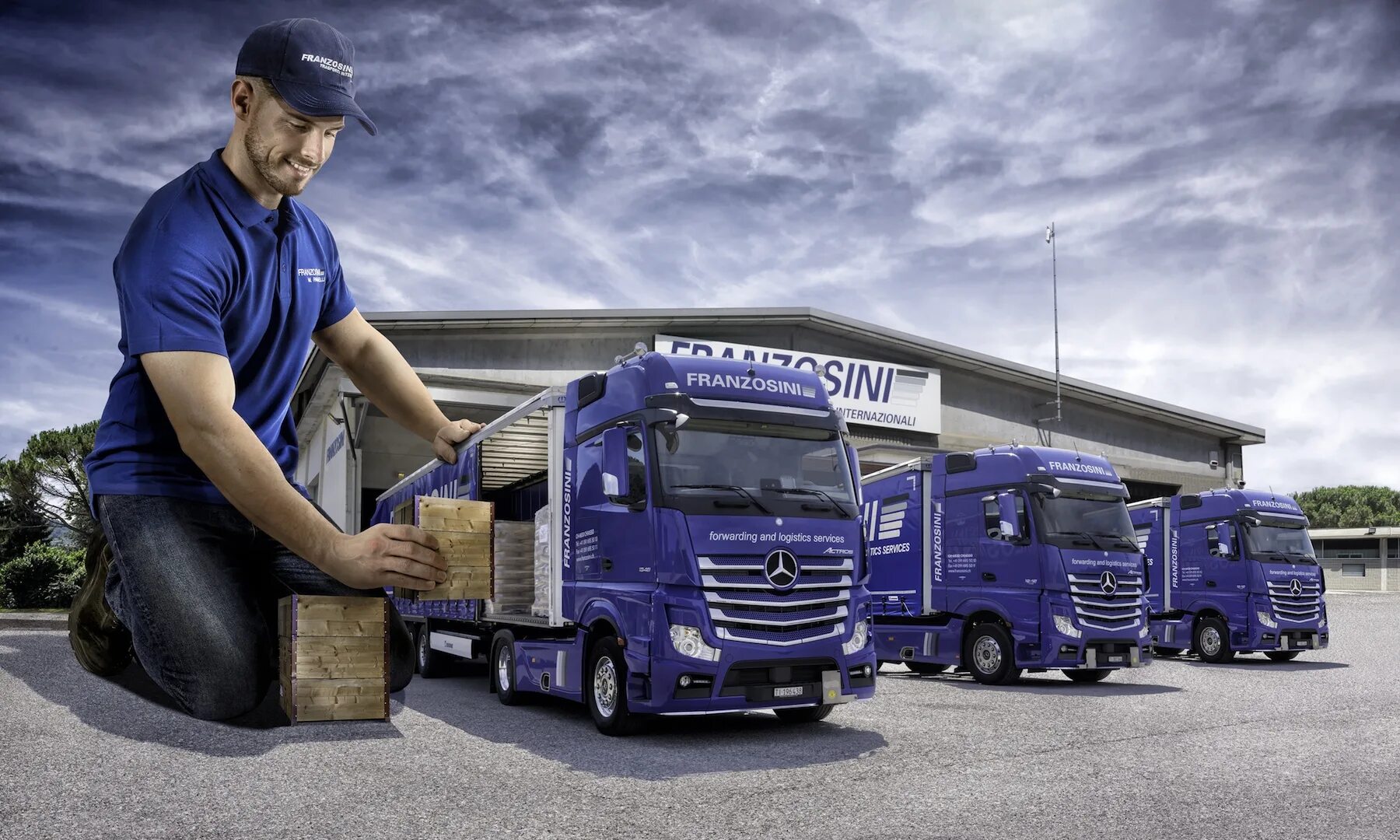 Логистика. Фон по логистике. Логист ати. Водитель экспедитор картинки. Логист ати.