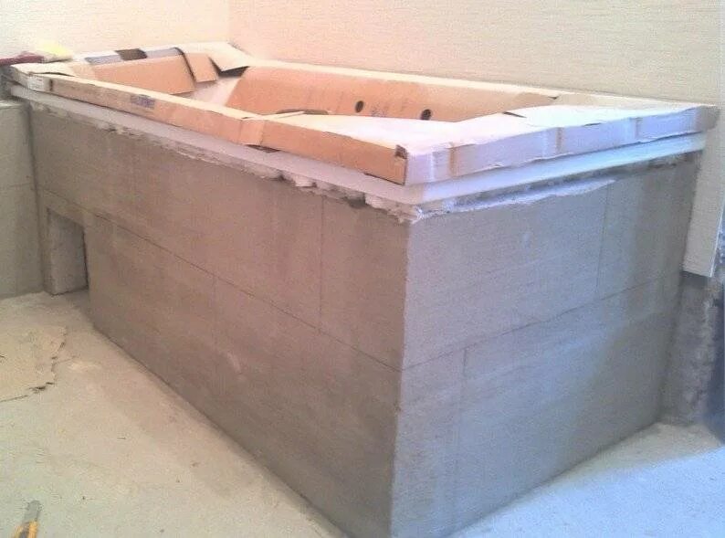 Пеноблоки ванна. Ванная из пеноблоков. Экран для ванны из пеноблоков. Экран под ванну из блоков. Демонтаж ацеитовой сантехкабины.