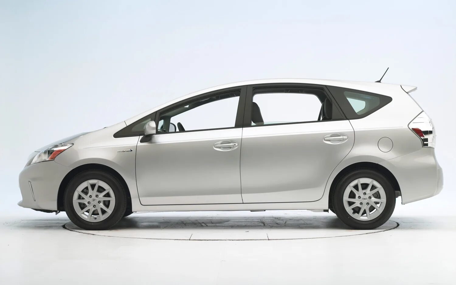 Toyota prius 3. Тойота приус 2013 год. Toyota prius 1. Тойота приус 2013 год. Тойота приус 2013 год.