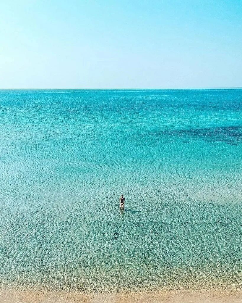 Мыс тантархун крым. Пляж баунти мыс фиолент крым. Мыс фиолент пляж баунти. Тарханкут оленевка пляж. Голубая бухта казачка севастополь.