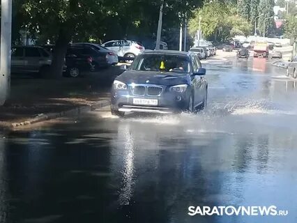 Улицу заливает