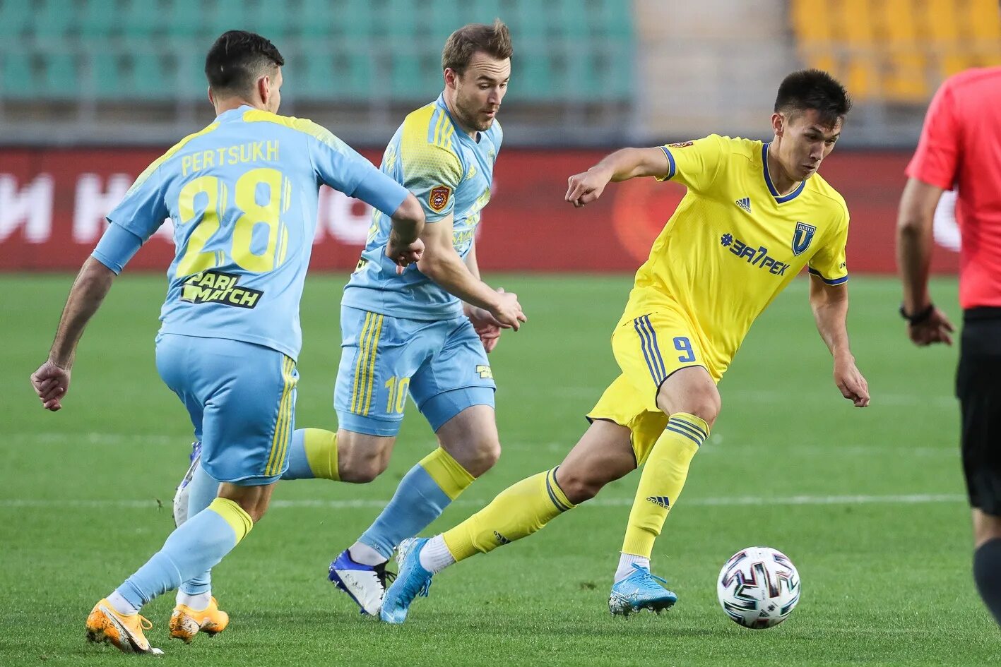 народи фк. айбар. ротор клуб. футболисты казахстана. форвард казахстан.