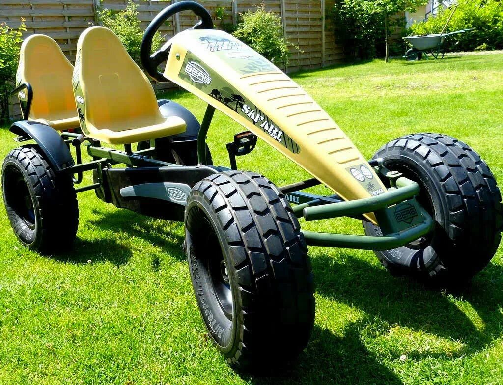 Игры 4 колеса. Веломобиль Berg Buggy Jeep. Веломобиль Berg Hybrid e-BFR. Berg Safari. Веломобиль Pedicar.