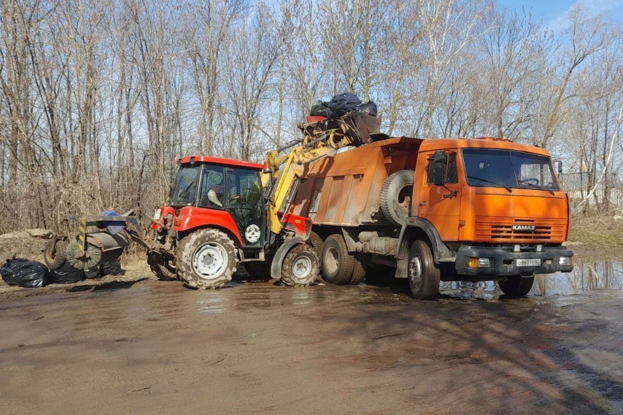 Субботник. Несанкционированные свалки. Рязань разлив. Снт нефтяник 7. Снт нефтяник рязань.