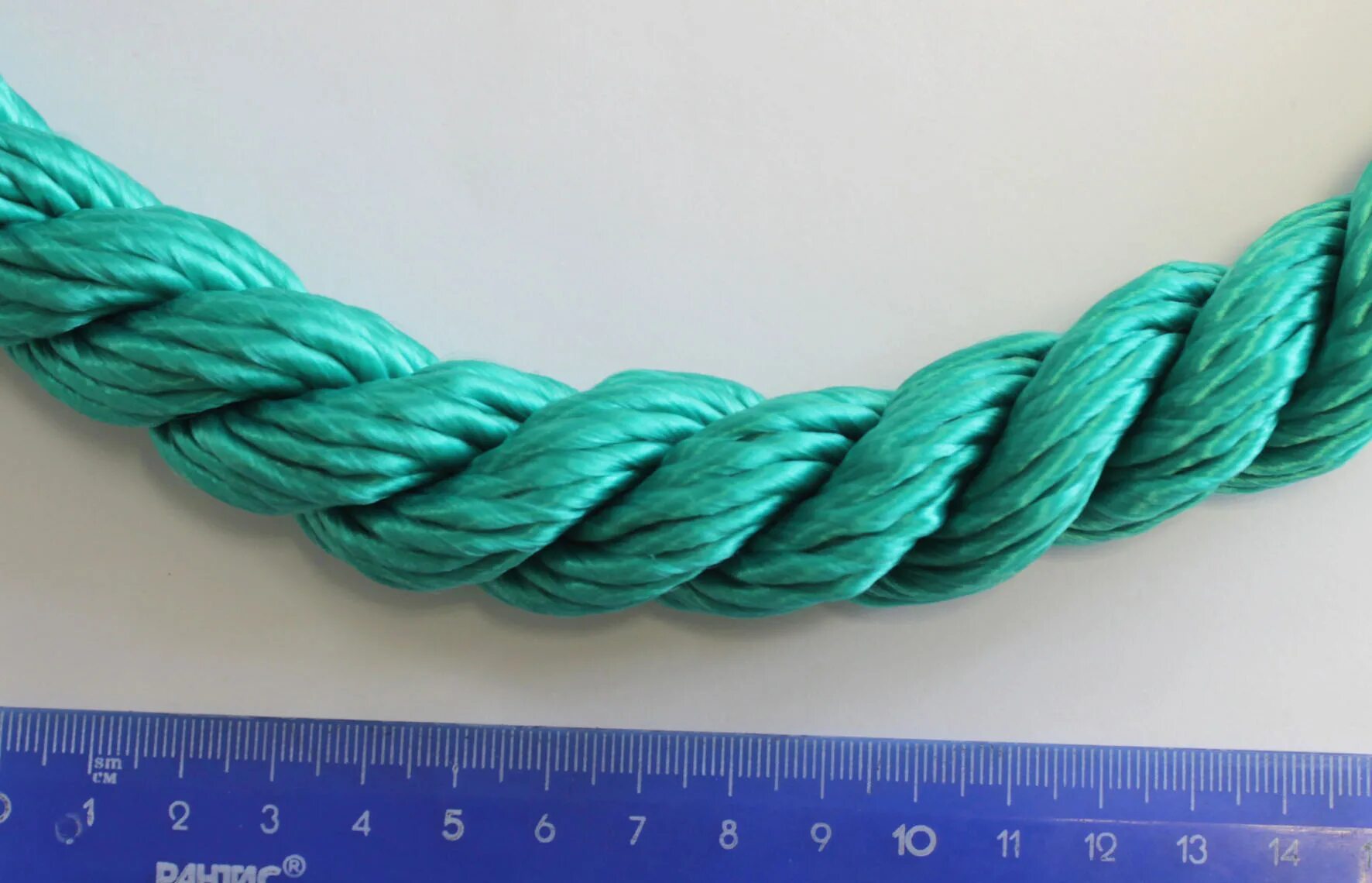 Трос из полипропилена. Шнур плет. Канат трехпрядный 16мм - 200 м. Мультитекс триколор 8мм. Шнур плетеный 10мм (300м\бух).