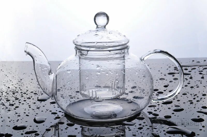 Чай в заварнике. В стеклянный чайник налили холодную воду. Чайник электрический стеклянный. В стеклянный чайник налили холодную воду. Чайник vitek vt-1113.