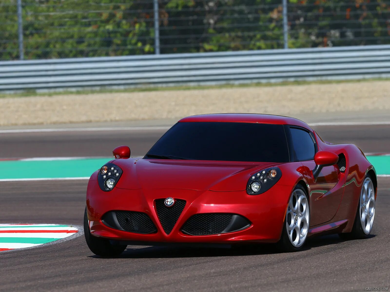 Alfa romeo 4c 2013. Alfa romeo 4c 2013. Alfa romeo. Alfa romeo 4c coupe. Альфа ромео спорткар купе.