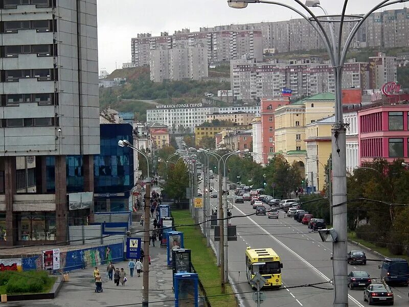 Город мурманск улицы города. Мурманск 2010 год. Мурманск центр города. Мурманск центральная улица. Пр ленина 80 мурманск.