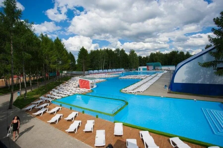 Бассейн в парке. Открытый бассейн барнаул борзовая заимка. Бассейн чайка барнаул. Бассейн барнаул отдых. Бассейн барнаул отдых.
