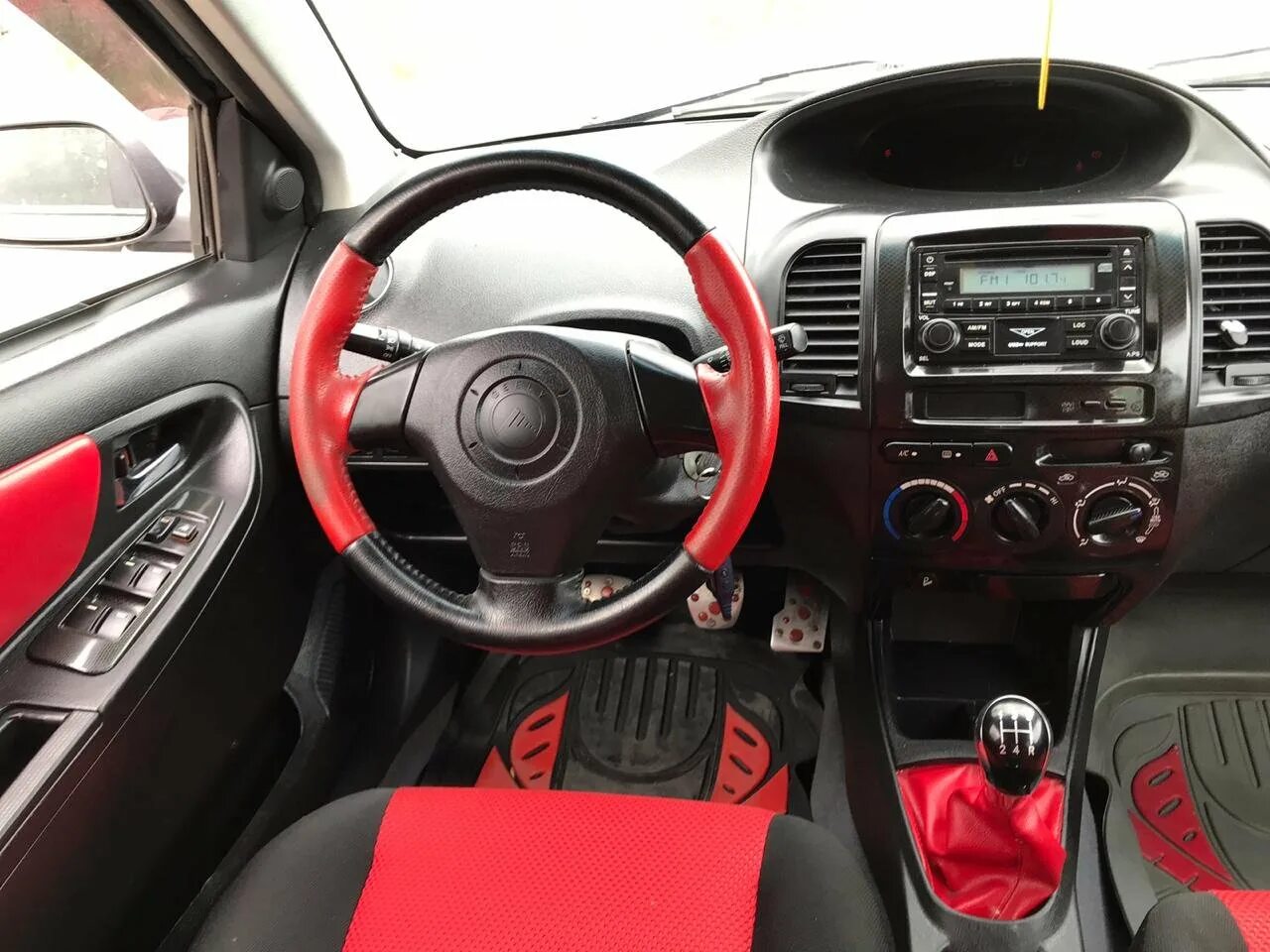 Купить б/у Geely MK Cross I 1.5 MT (94 л.с.) бензин механика в Казани: серый Джи