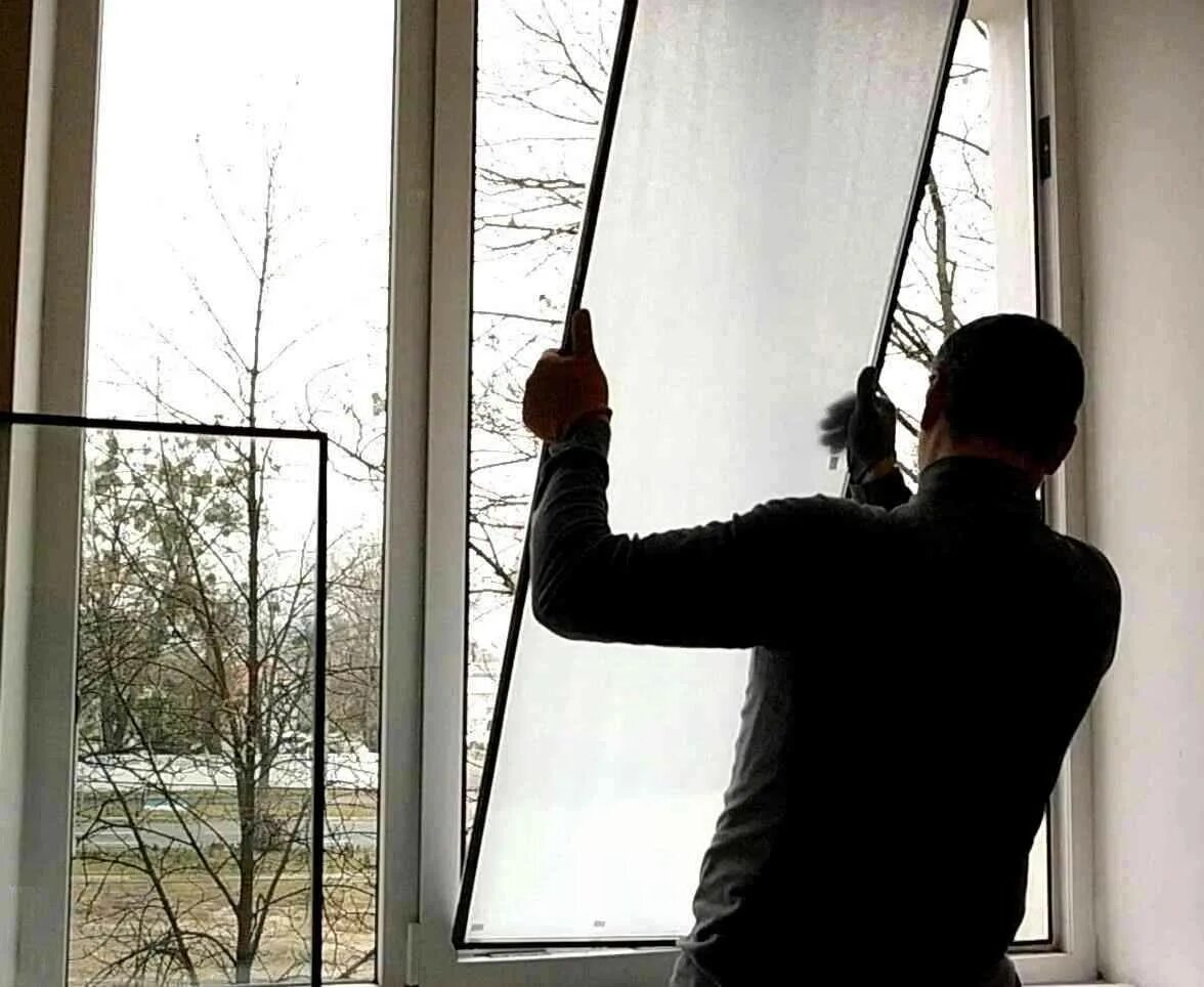 Как вставляют пластиковые стеклопакеты