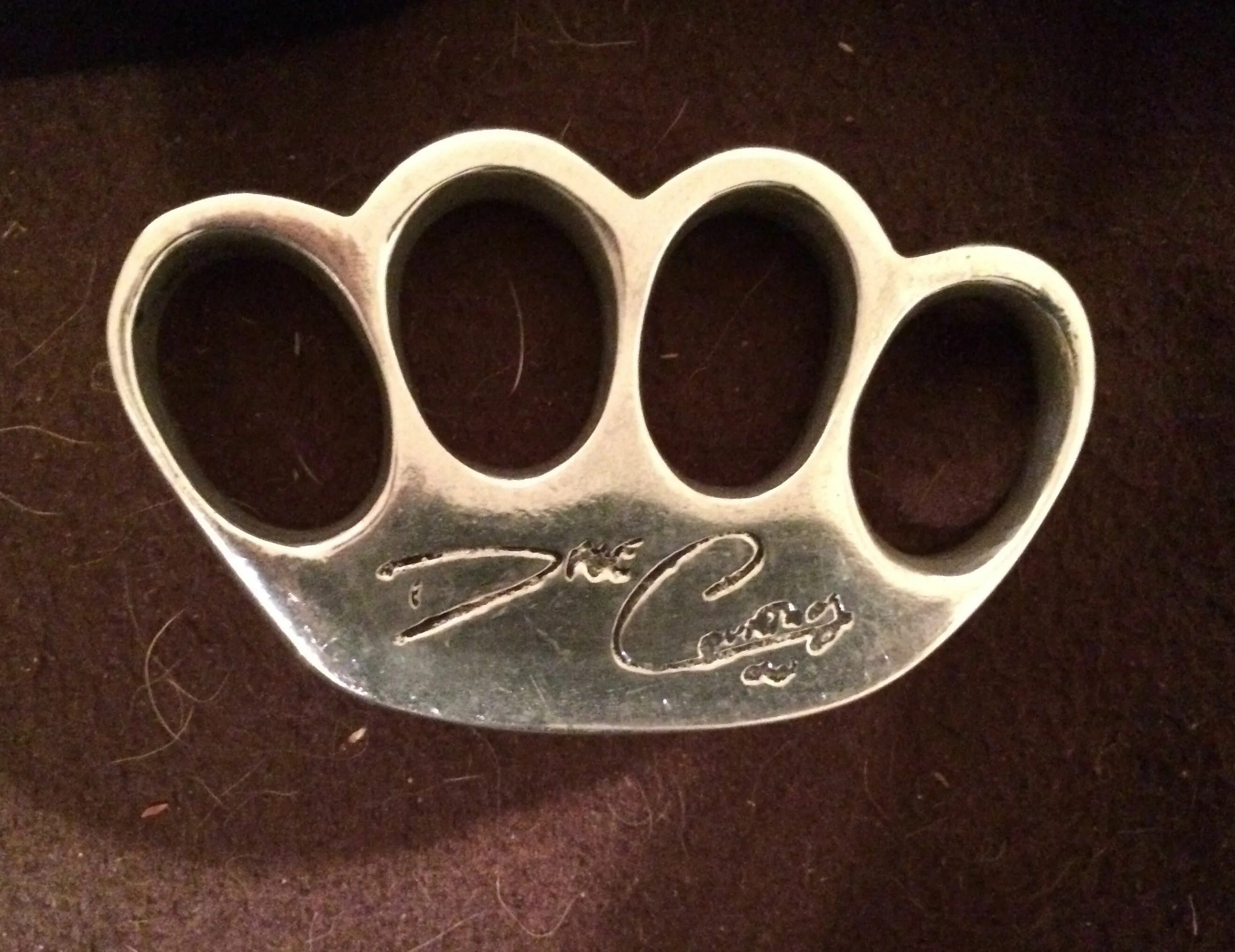 Knuckle duster