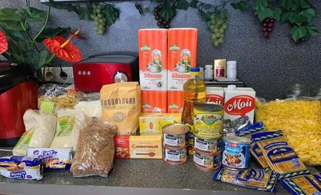 Состав продуктовых наборов. Набор продуктов питания. Выдача продуктовых наборов. Перечень продуктового набора для школьников. Состав продуктовых наборов.