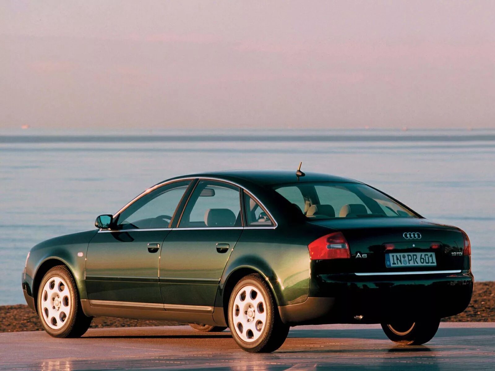 A6 c4 купить. Audi a6 c5 2002. Audi a6 2002 седан. Audi a6 1997. Audi a6 c5 1997.