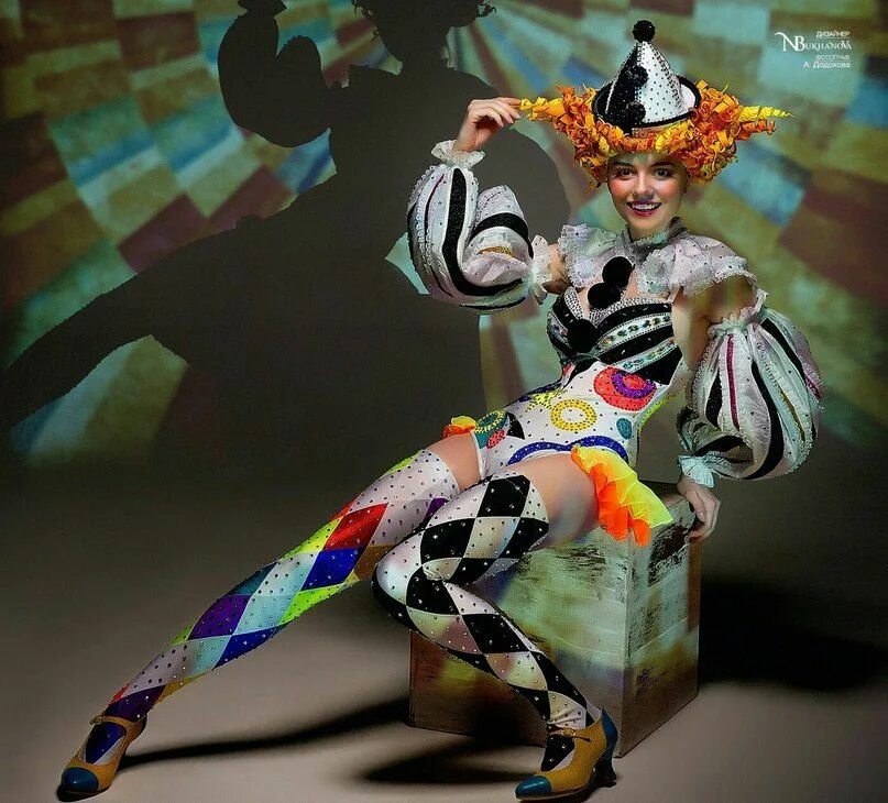 Образ марионетки. Цирковые образы. Грим кабаре клоун dark circus. Цирковые наряды. Одежда в стиле цирк.