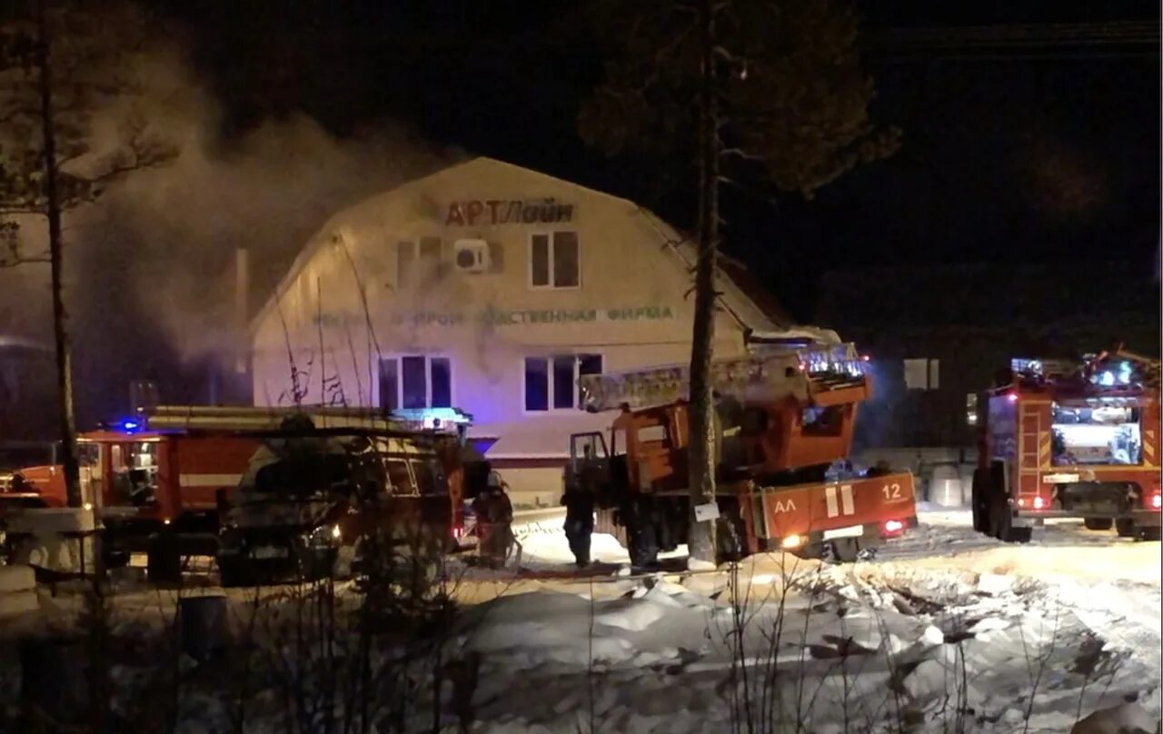 Пожар в 7 микрорайоне Губкинский. Мегион пожар Губкина 4. Сегодняшний пожар в Губкинском. Пожар в Губкинском сегодня. Губкин горит дом