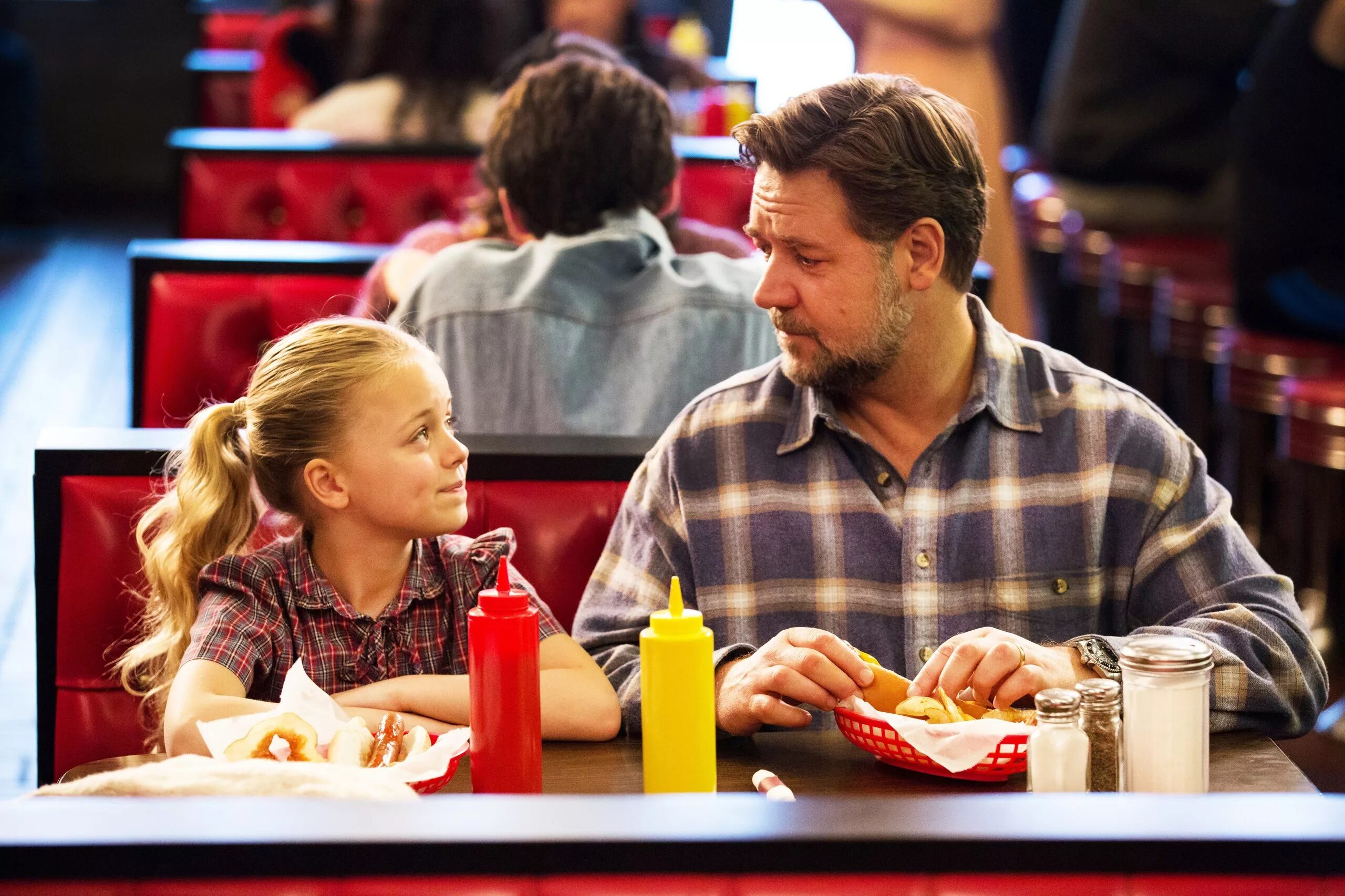 Father 2015. Отцы и дочери 2015. fathers and daughters (2015) russell crowe.